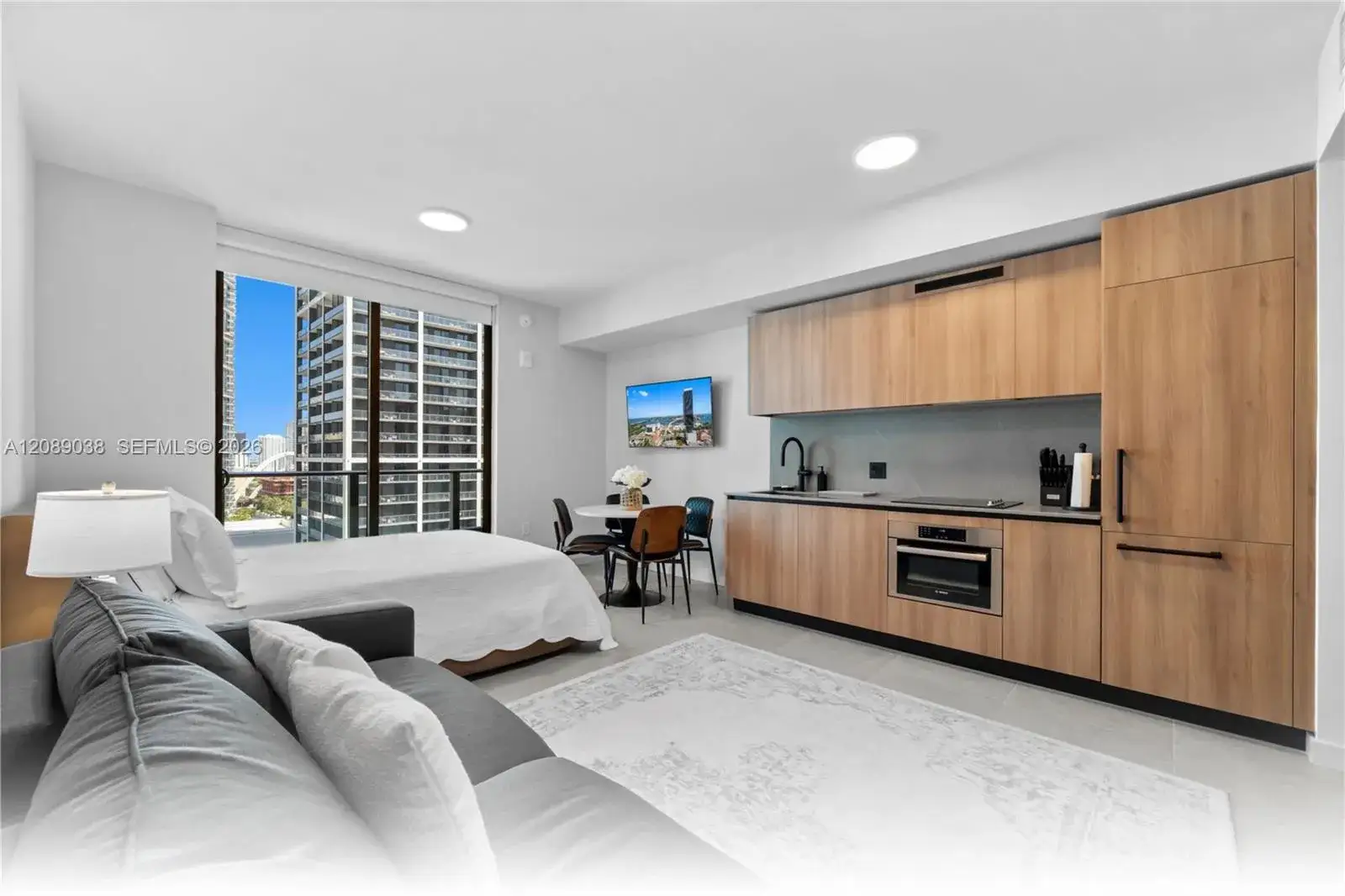 1 bath Residential Lease for rent at 121 NE 5th St # 2109, Miami FL 33132