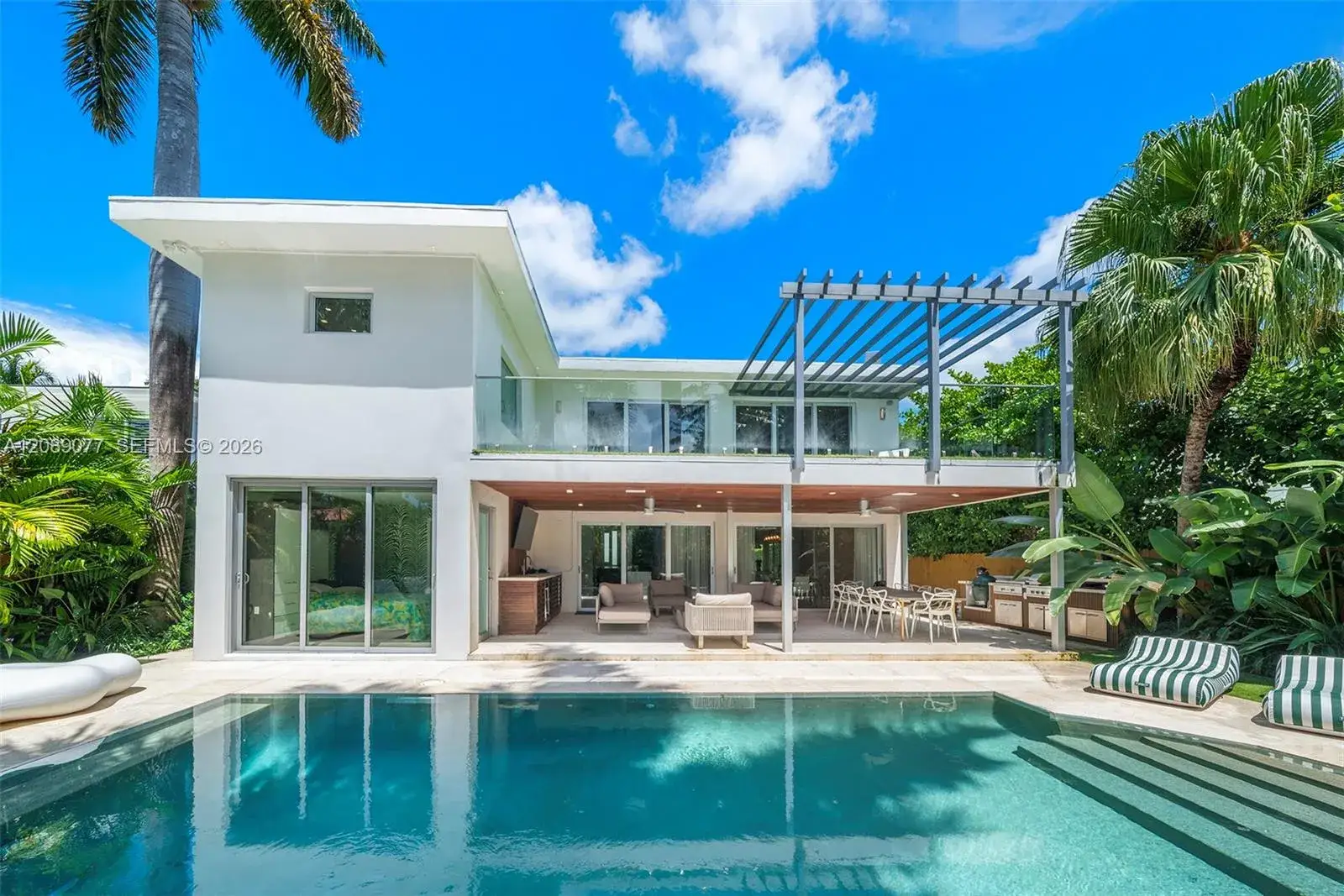 5 bedroom 5 bath Residential for sale at 110 Venetian Way, Miami Beach FL 33139