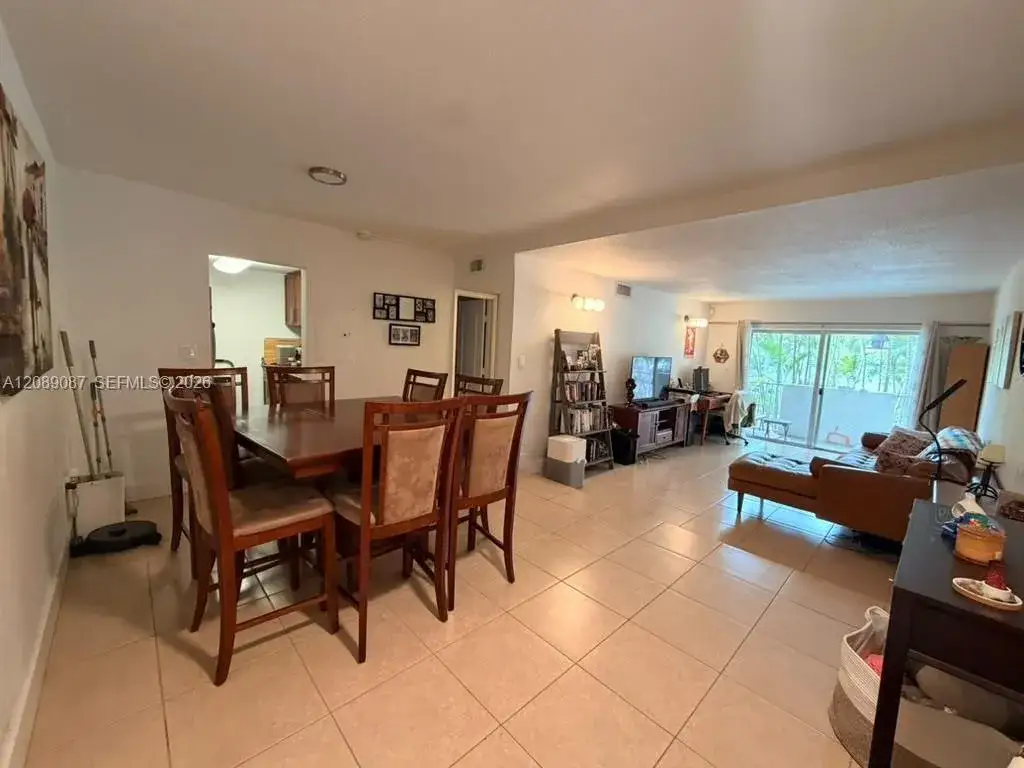1 bedroom 1 bath Residential Lease for rent at 8950 SW 69th Ct # 207, Pinecrest FL 33156