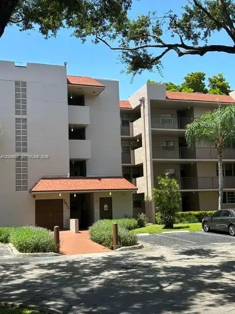 2 bedroom 2 bath Residential for sale at 1811 Sabal Palm Dr # 204, Davie FL 33324