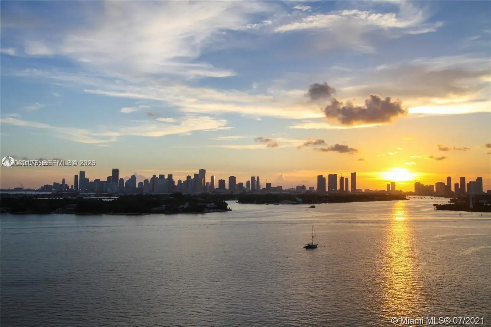 1 bedroom 1 bath Residential Lease for rent at 1200 West Ave # 1522, Miami Beach FL 33139
