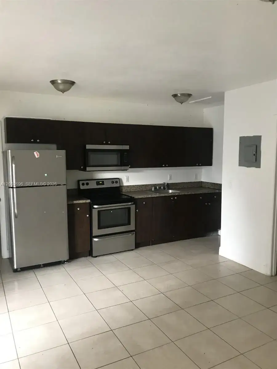 1 bedroom 1 bath Residential Lease for rent at 155 NE 59th St # 2, Miami FL 33137