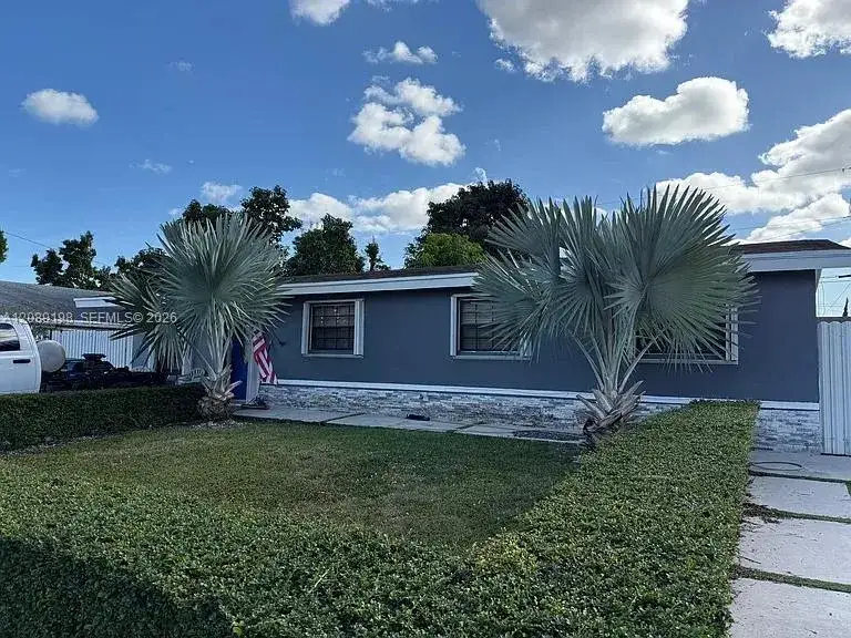 1 bedroom 1 bath Residential Lease for rent at 12620 SW 188th St, Miami FL 33177