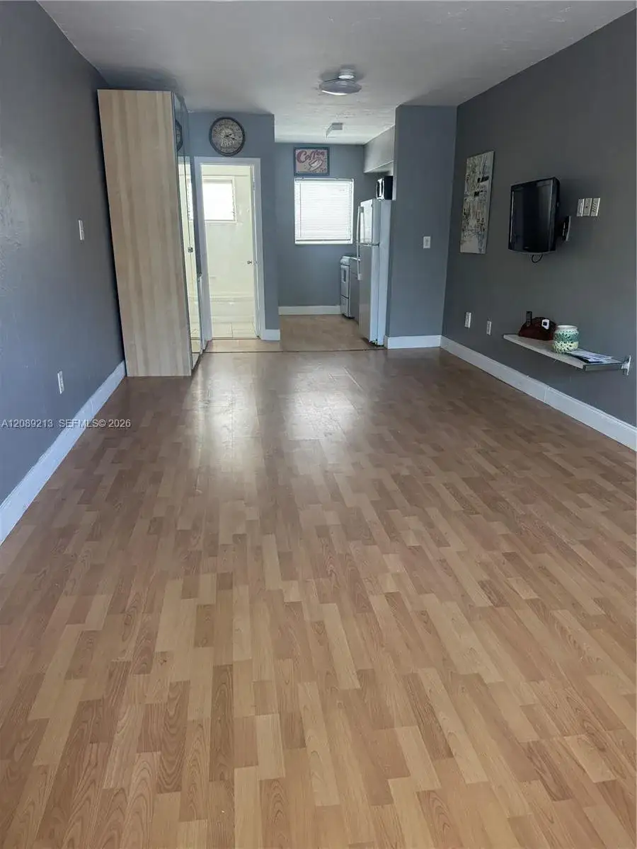 1 bath Residential Lease for rent at 1611 West Ave # 10, Miami Beach FL 33139