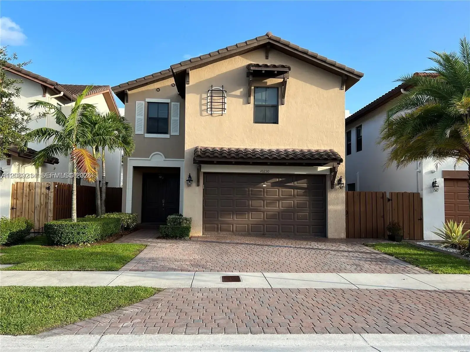 4 bedroom 3 bath Residential Lease for rent at 10230 NW 86th St, Doral FL 33178