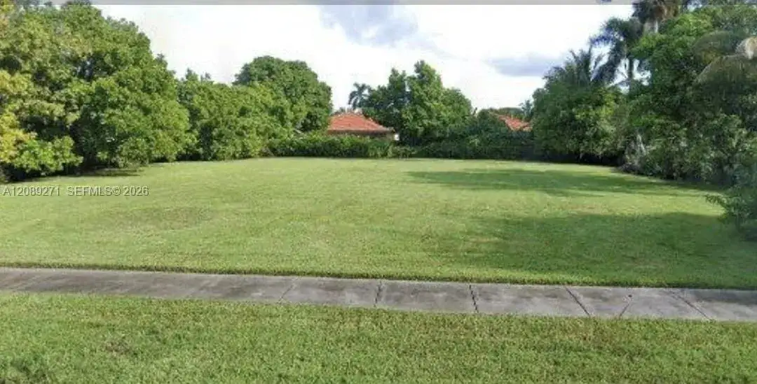 25 NW 160th St, Miami FL 33169