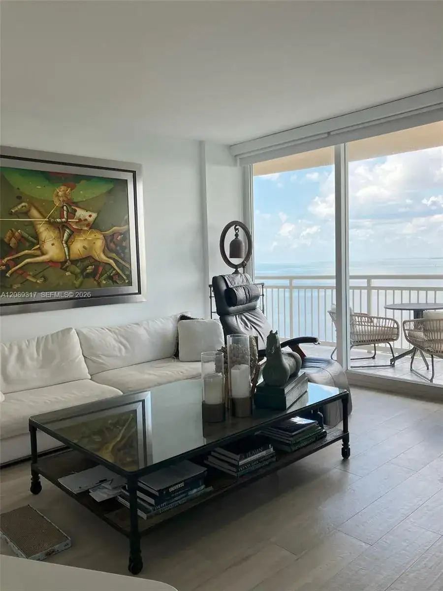 1 bedroom 1 bath Residential for sale at 2475 Brickell Ave # 2401, Miami FL 33129