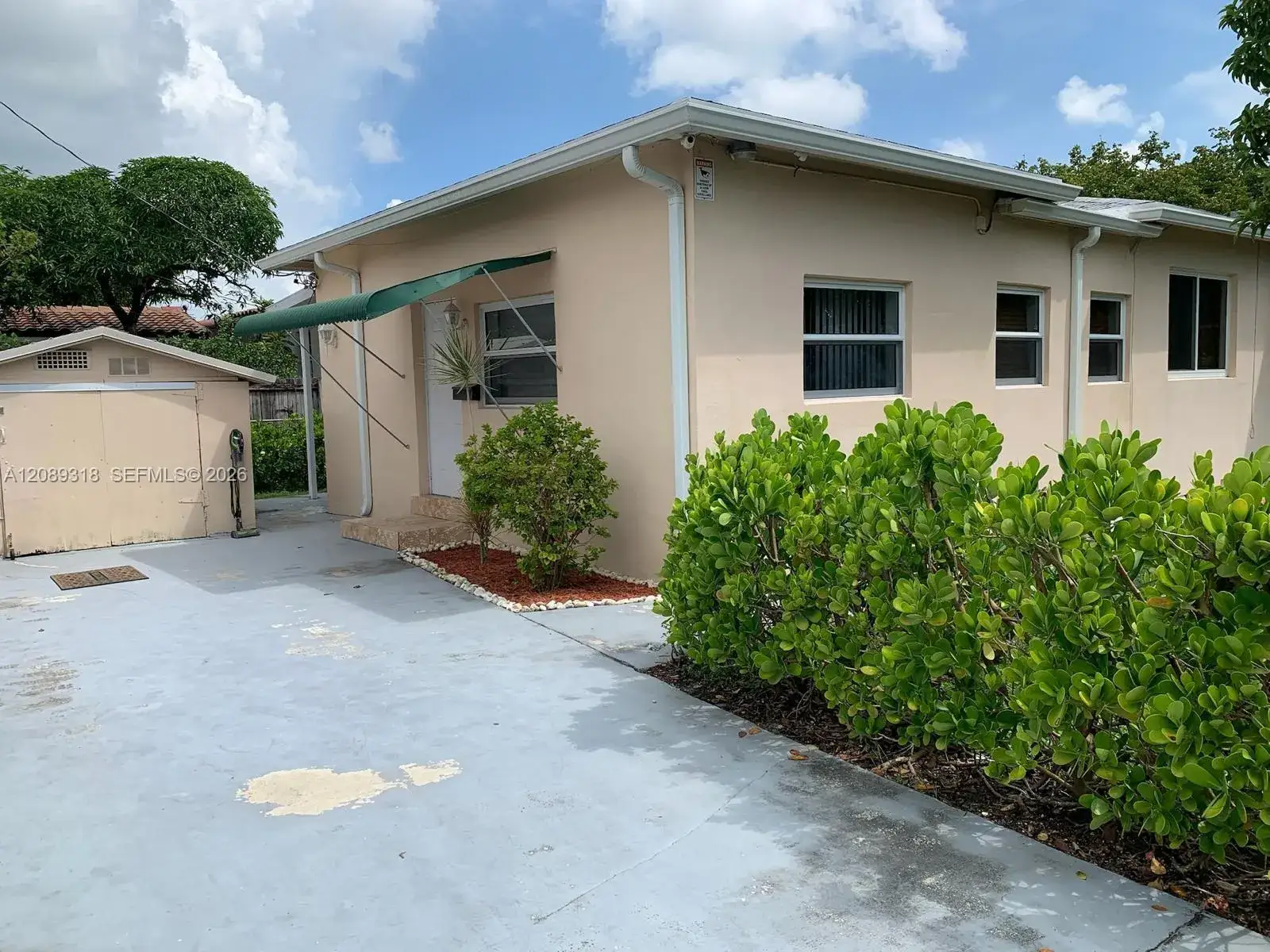 1 bedroom 1 bath Residential Lease for rent at 3235 NW 3rd St # 3235, Miami FL 33125