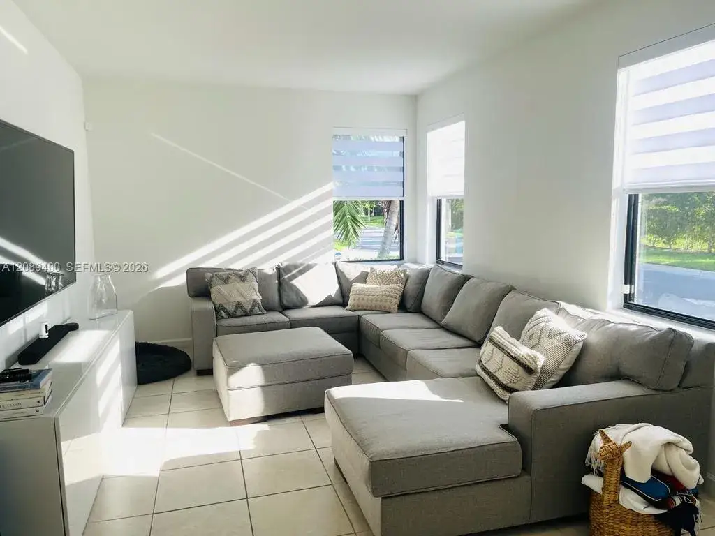 4 bedroom 3 bath Residential for sale at 560 NE 206th Ln, Miami FL 33179