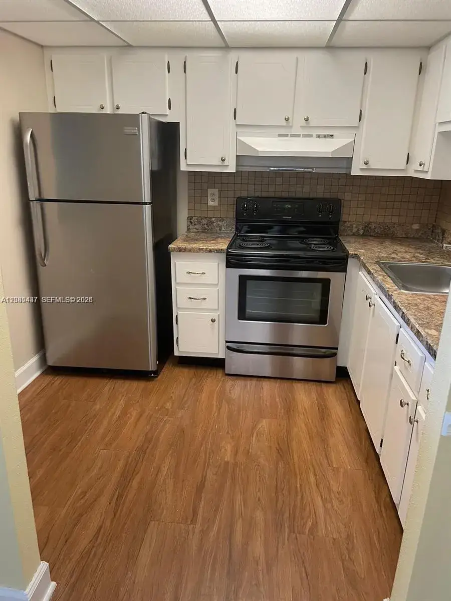 1 bedroom 1 bath Residential for sale at I Valencia I # 214, Delray Beach FL 33446