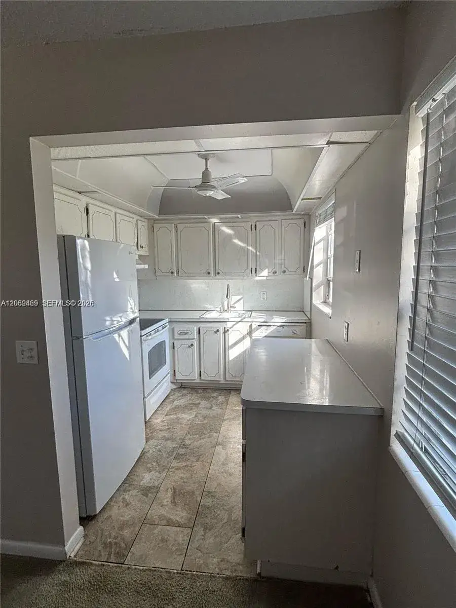 2 bedroom 1 bath Residential Lease for rent at 179 Canterbury # H, West Palm Beach FL 33417