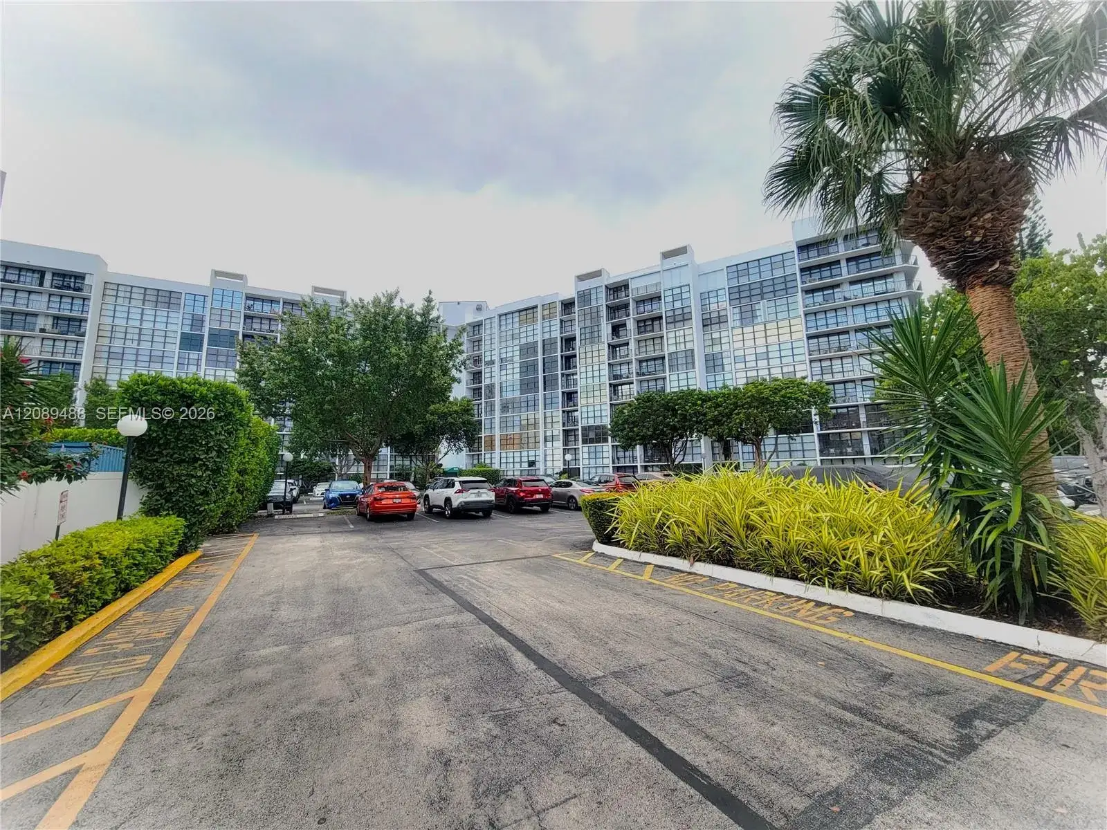 2 bedroom 2 bath Residential for sale at 800 Parkview Dr # 309, Hallandale Beach FL 33009
