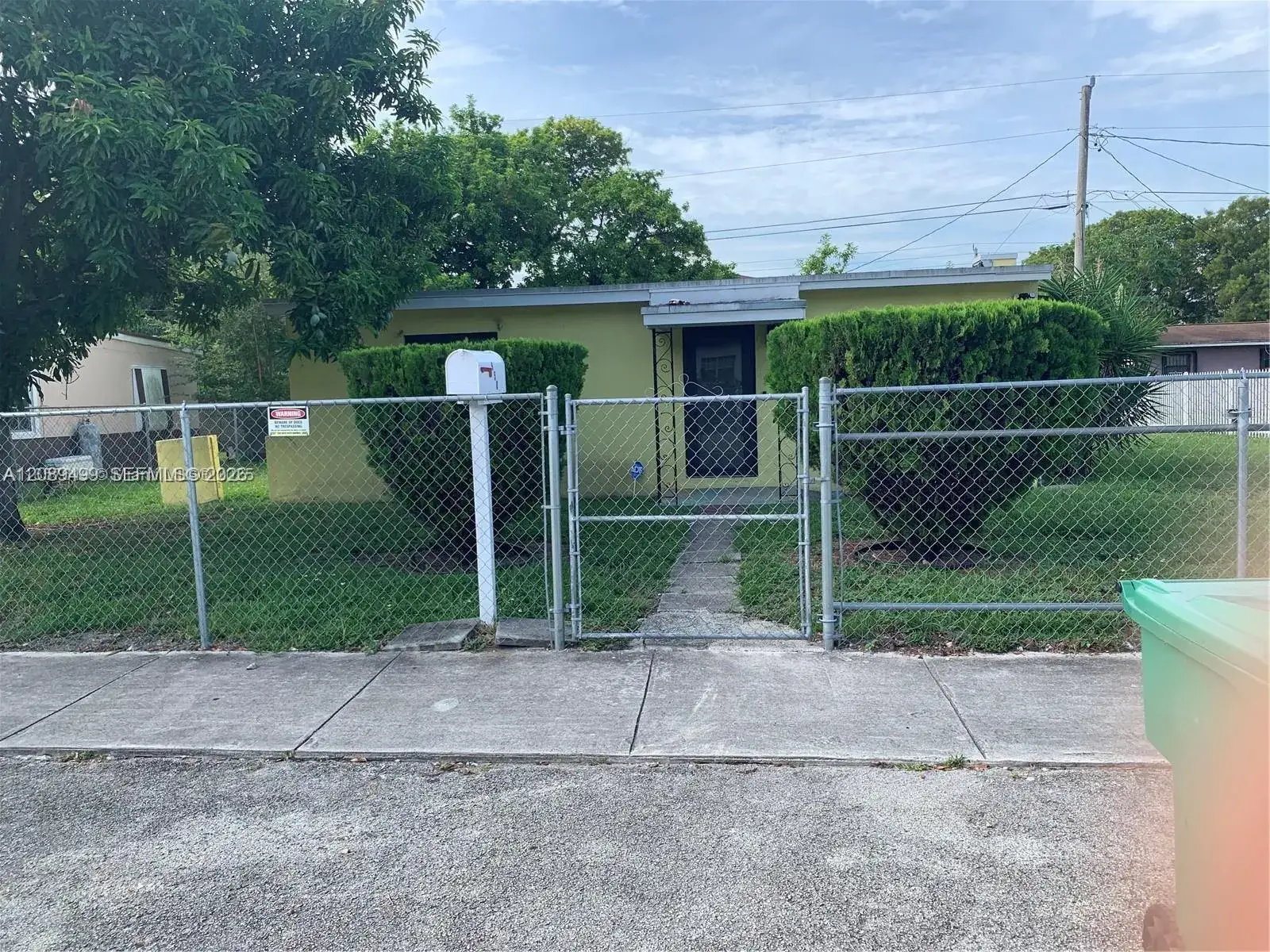 2 bedroom 1 bath Residential Lease for rent at 950 NW 56th, Miami FL 33127