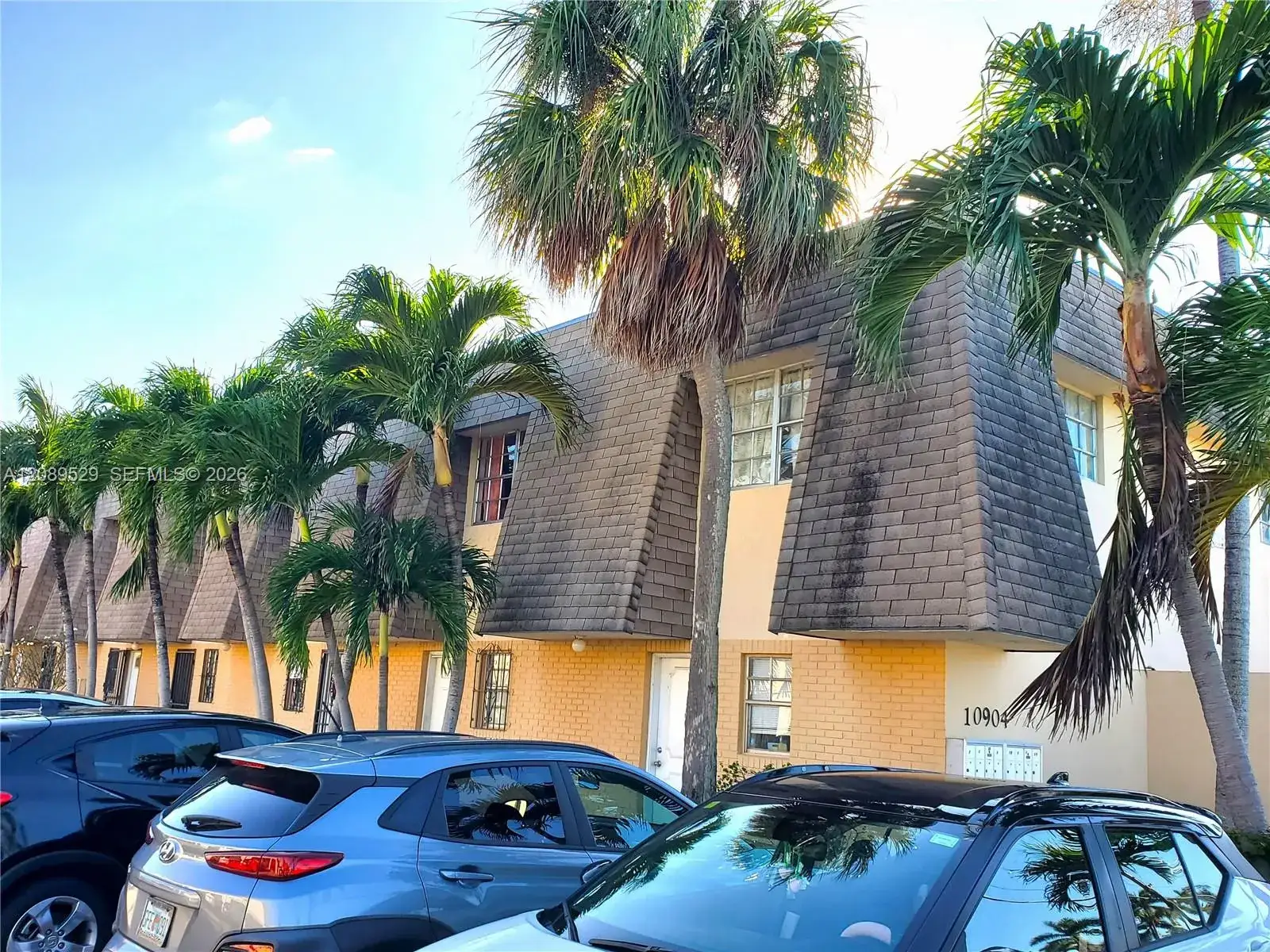 2 bedroom 1 bath Residential Lease for rent at 10904 SW 2nd St # 1R, Sweetwater FL 33174