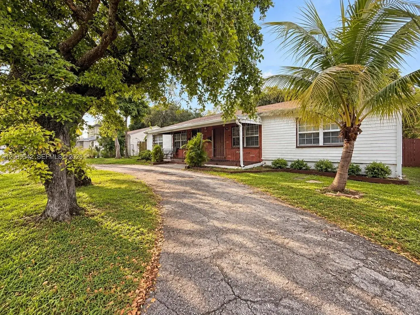 1526 NE 135th St # 1528, North Miami FL 33161