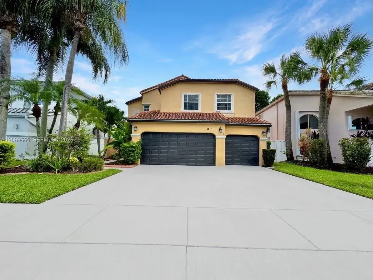 4 bedroom 2 bath Residential for sale at 811 NW 155th Ter, Pembroke Pines FL 33028