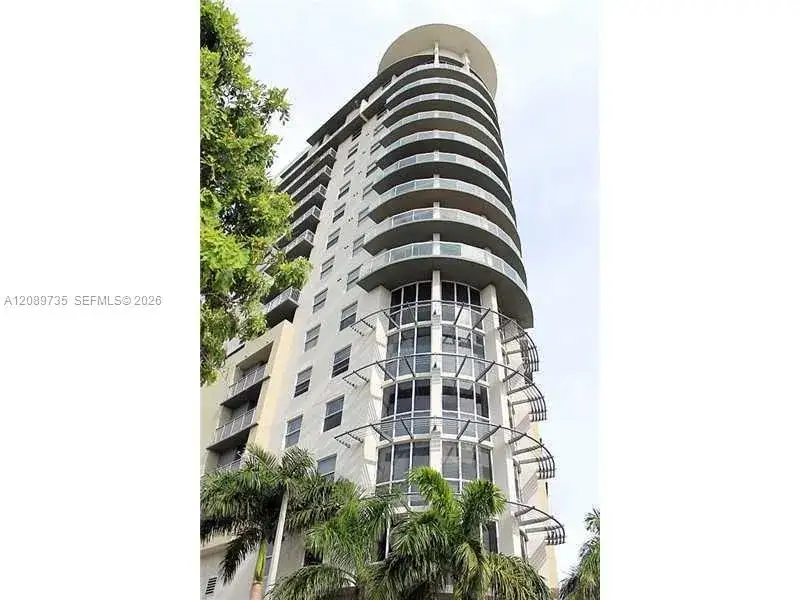 3 bedroom 2 bath Residential Lease for rent at 1 Glen Royal Pkwy # 1401, Miami FL 33125