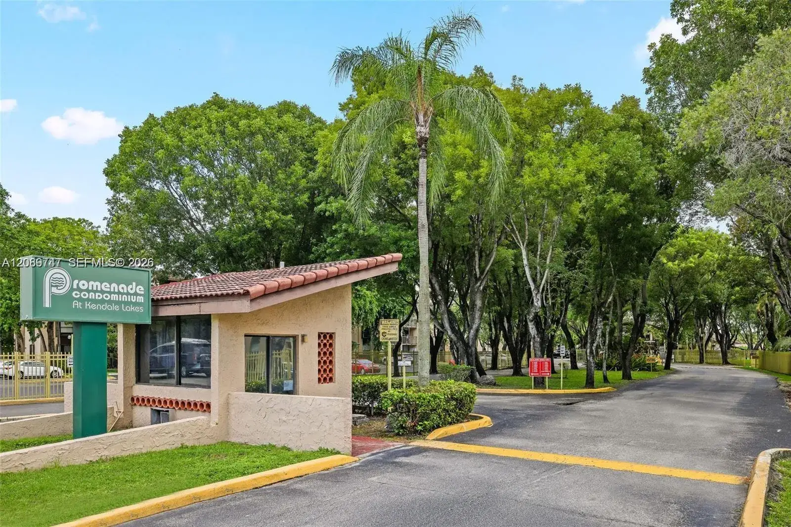 1 bedroom 1 bath Residential Lease for rent at 14401 N Kendall Dr # 301N, Miami FL 33186