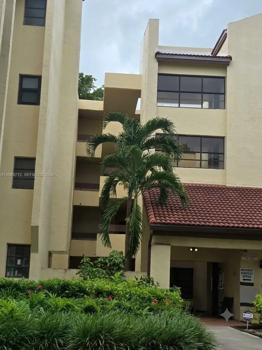 2 bedroom 2 bath Residential Lease for rent at 8820 SW 123rd Ct # L102, Miami FL 33186