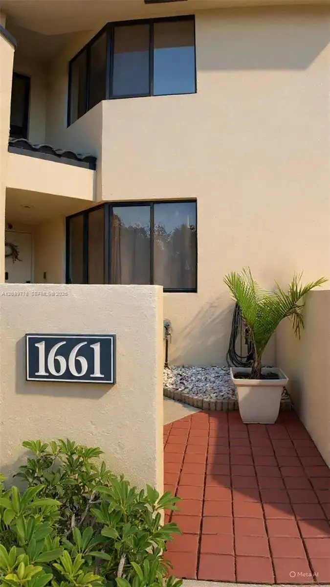 2 bedroom 2 bath Residential for sale at 1661 NW 81st Way # 1661, Plantation FL 33322