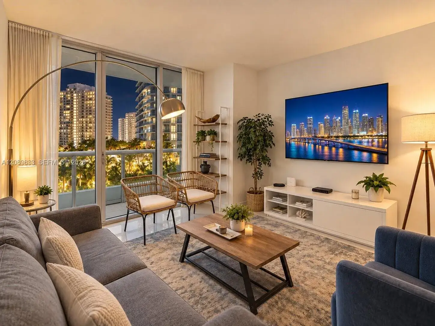 1 bedroom 1 bath Residential for sale at 485 Brickell Avenue # 1611, Miami FL 33131