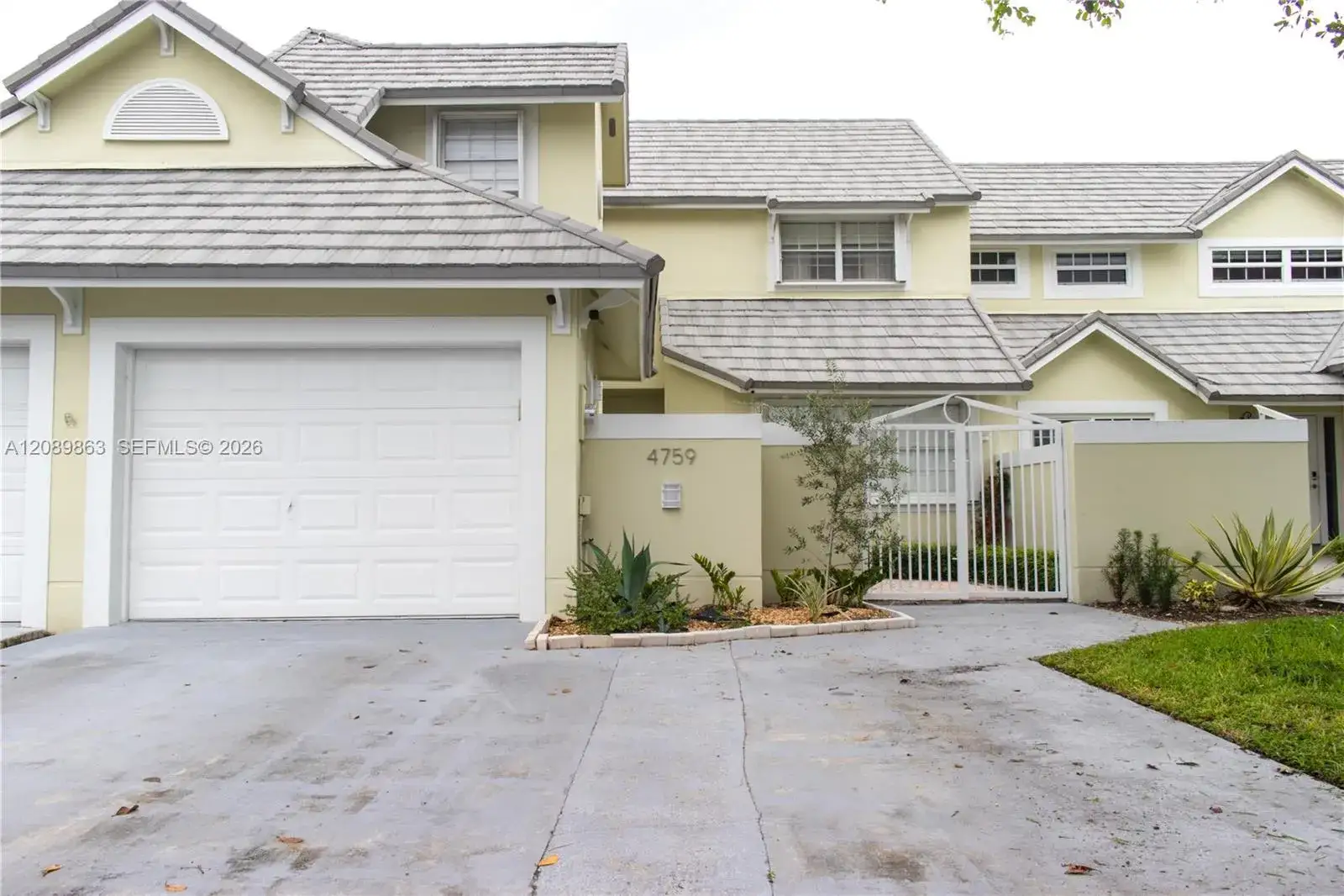 3 bedroom 3 bath Residential for sale at 4759 NW 98th Pl, Doral FL 33178