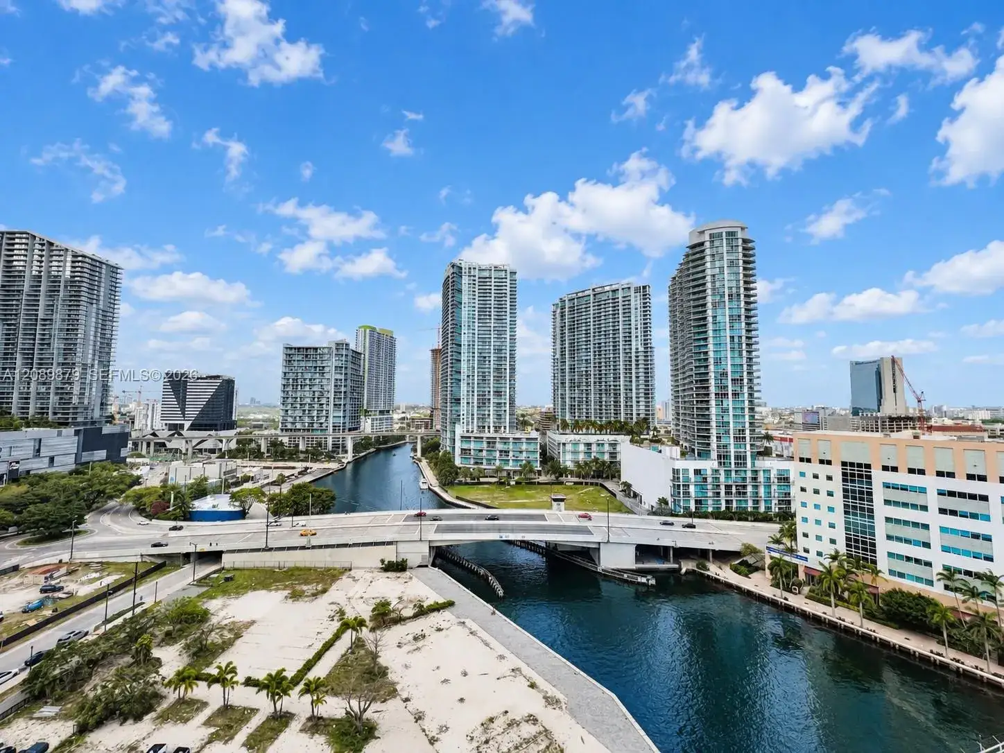 1 bedroom 1 bath Residential Lease for rent at 31 SE 5th St # 1805, Miami FL 33131