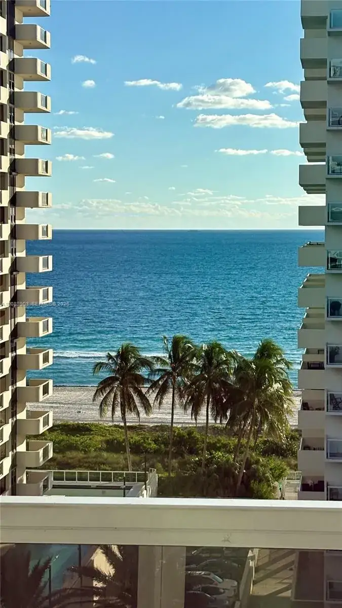 2 bedroom 2 bath Residential for sale at 5700 Collins Ave # 11B, Miami Beach FL 33140
