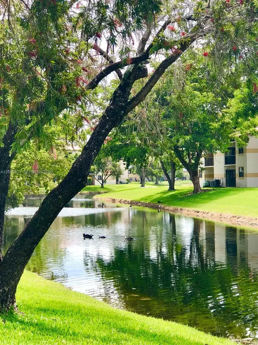 2 bedroom 2 bath Residential for sale at 9897 Nob Hill Ln # 9897, Sunrise FL 33351