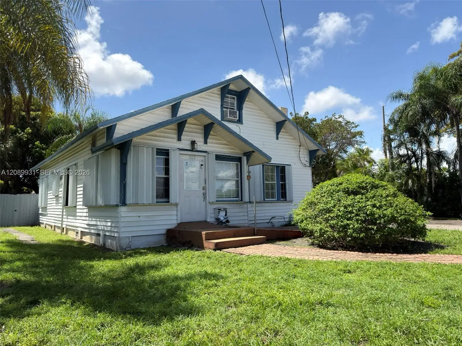 4 bedroom 4 bath Residential for sale at 112 SE 3rd St, Hallandale Beach FL 33009