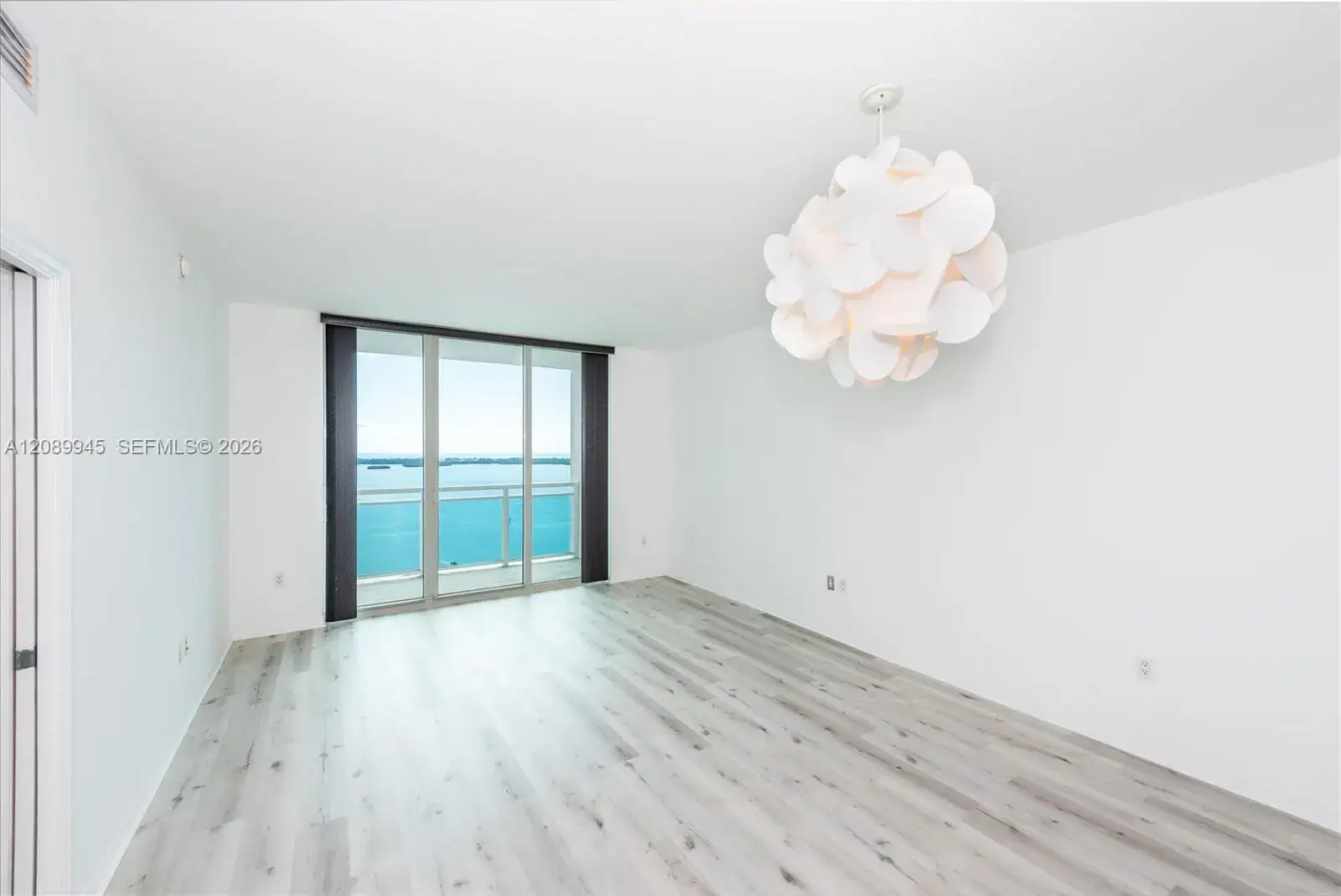 1 bedroom 1 bath Residential Lease for rent at 951 Brickell Ave # 3102, Miami FL 33131