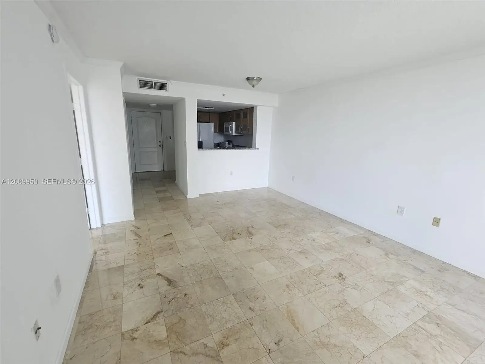 1 bedroom 1 bath Residential Lease for rent at 2101 Brickell Ave # 2111, Miami FL 33129