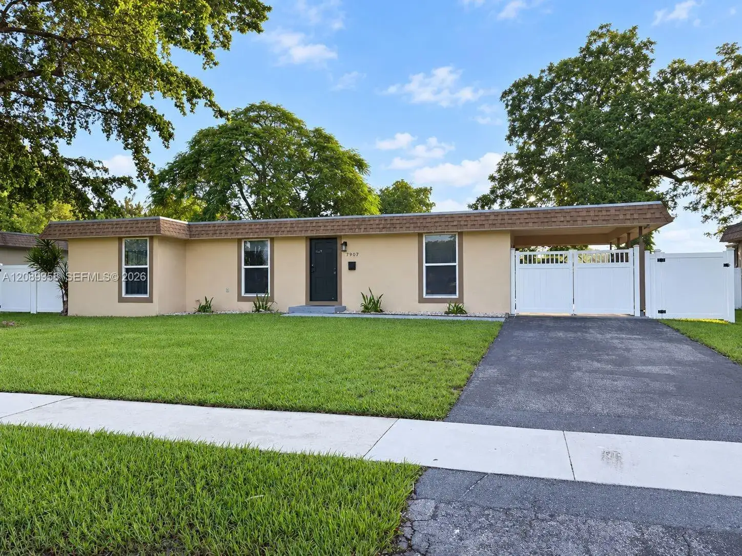 3 bedroom 2 bath Residential for sale at 7907 NW 73rd Ter, Tamarac FL 33321