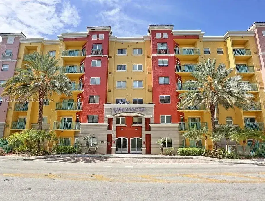 2 bedroom 2 bath Residential for sale at 6001 SW 70th St # 443, South Miami FL 33143