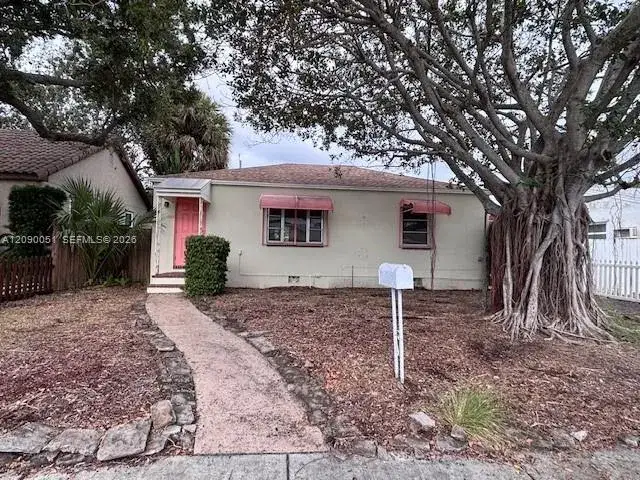 2 bedroom 1 bath Residential for sale at 1822 N N St, Lake Worth FL 33460