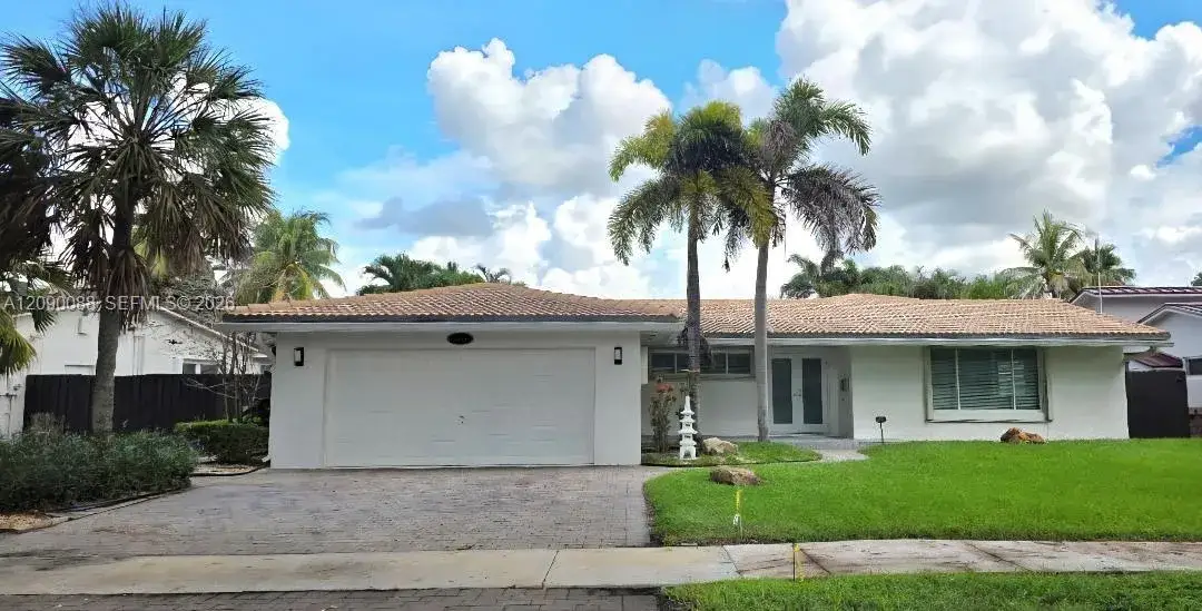 7311 Sabal Dr, Miami Lakes FL 33014