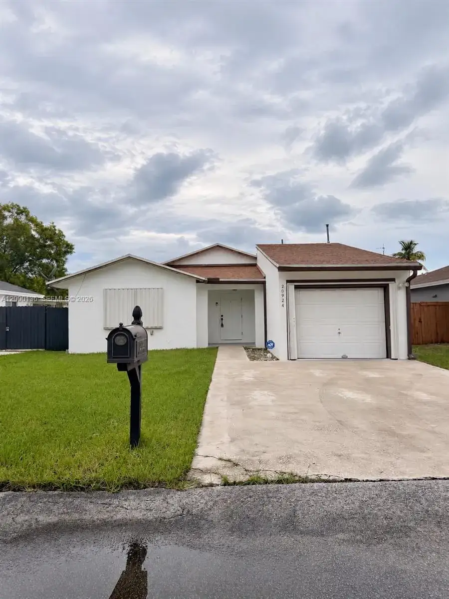 20924 Grouper Dr, Cutler Bay FL 33189