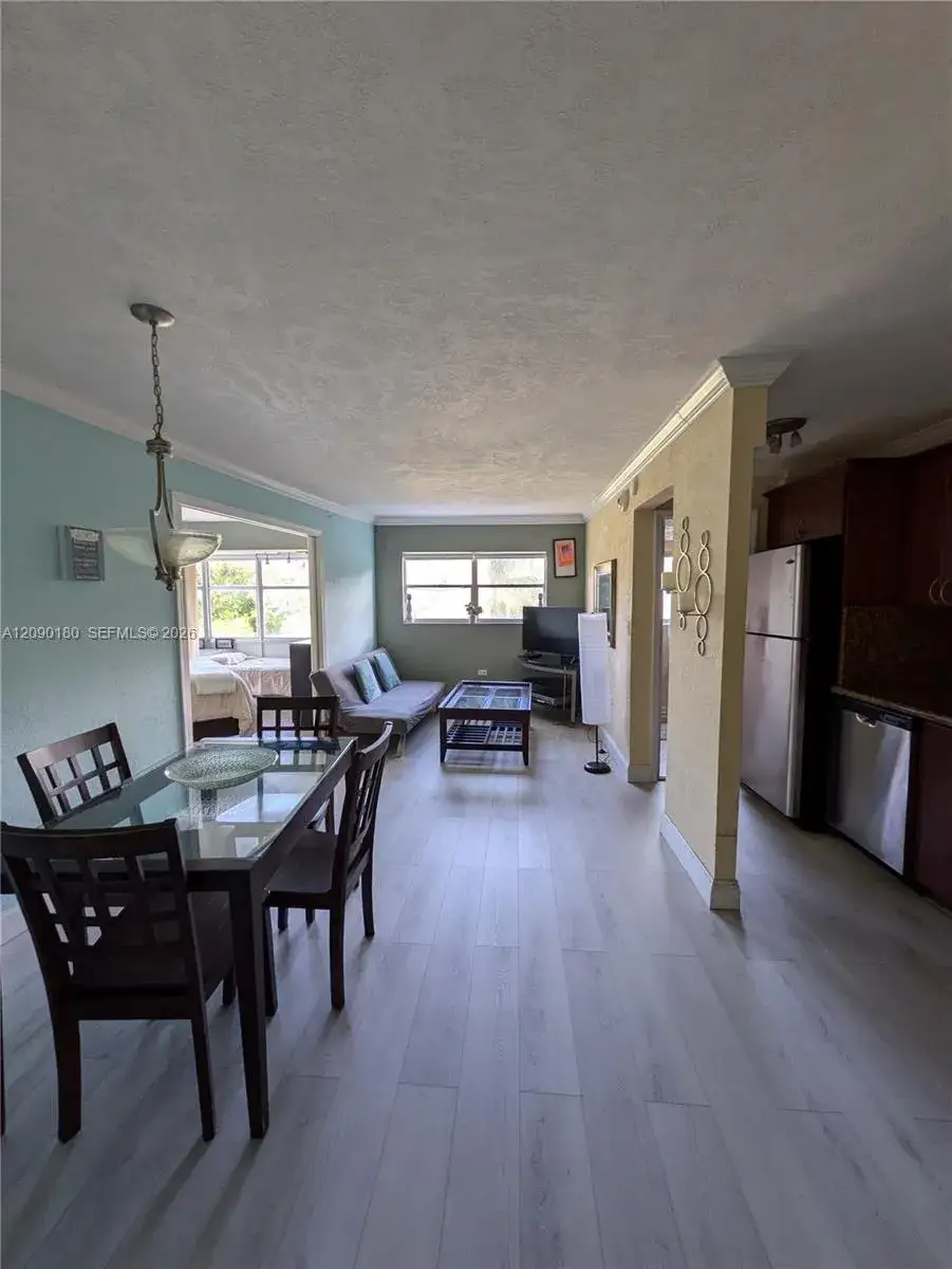 1 bedroom 1 bath Residential Lease for rent at 1881 Washington Ave # 3G, Miami Beach FL 33139