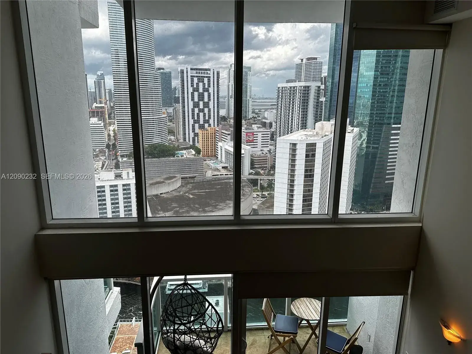 1 bedroom 1 bath Residential Lease for rent at 41 SE 5th St # 1803, Miami FL 33131