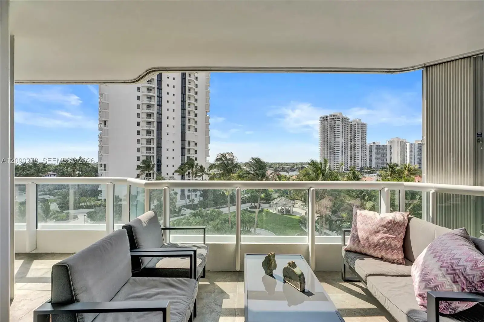 2 bedroom 2 bath Residential for sale at 21055 Yacht Club Dr # 901, Aventura FL 33180