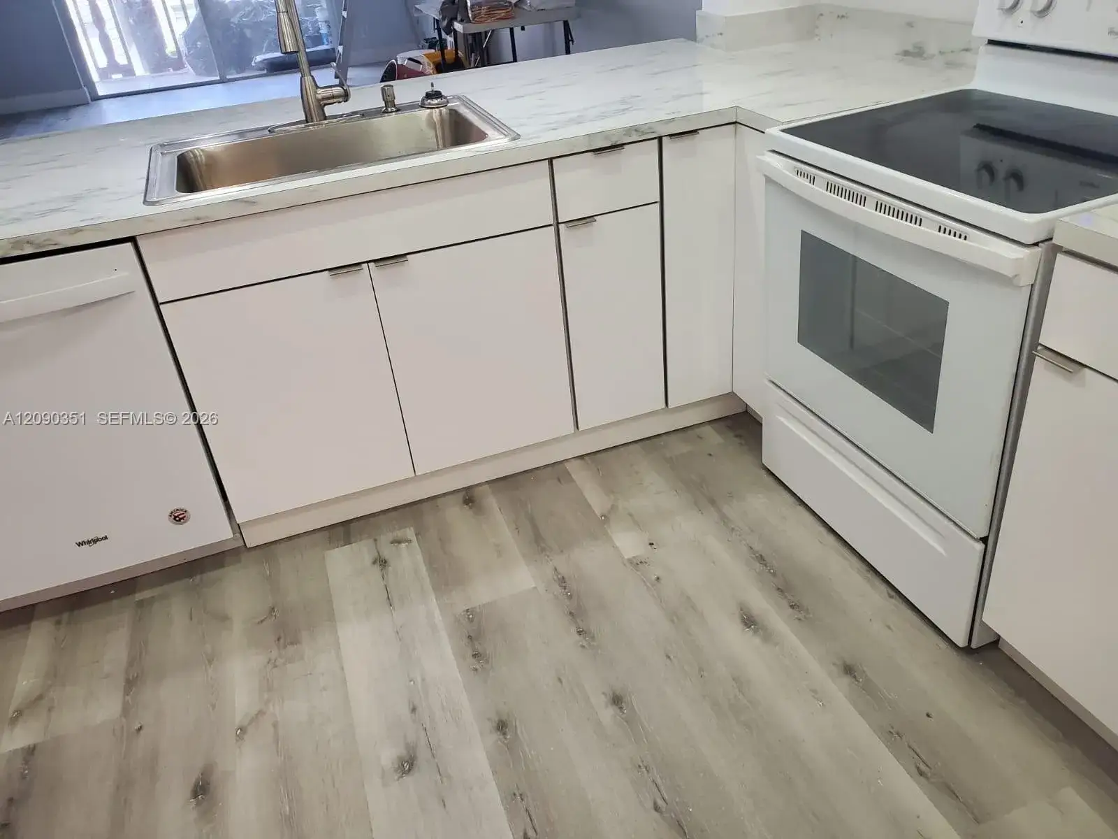 2 bedroom 1 bath Residential Lease for rent at 215 SE 3rd Ave # 206D, Hallandale Beach FL 33009