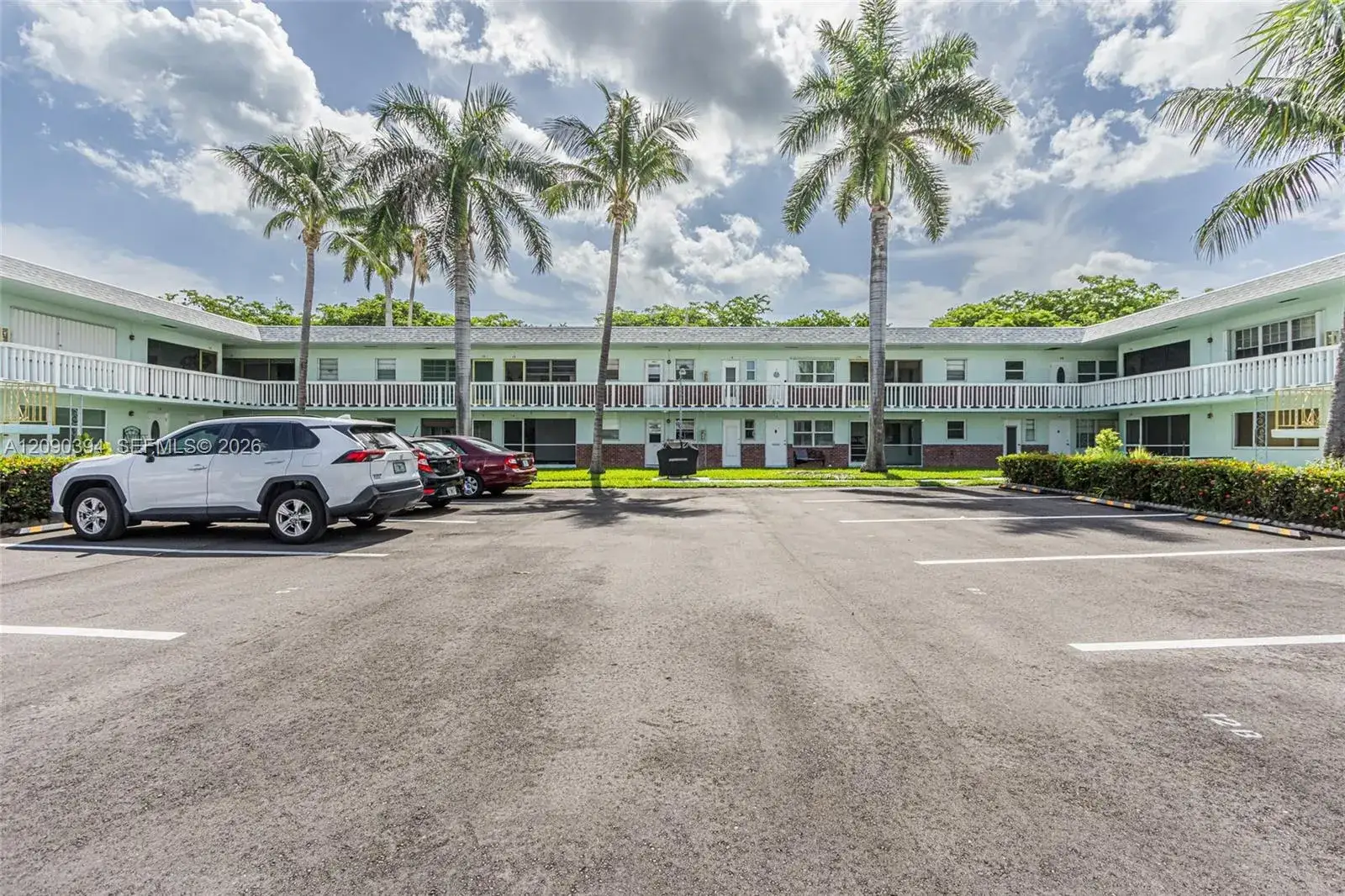 2 bedroom 2 bath Residential for sale at 1401 N 12th Ct # 3B, Hollywood FL 33019