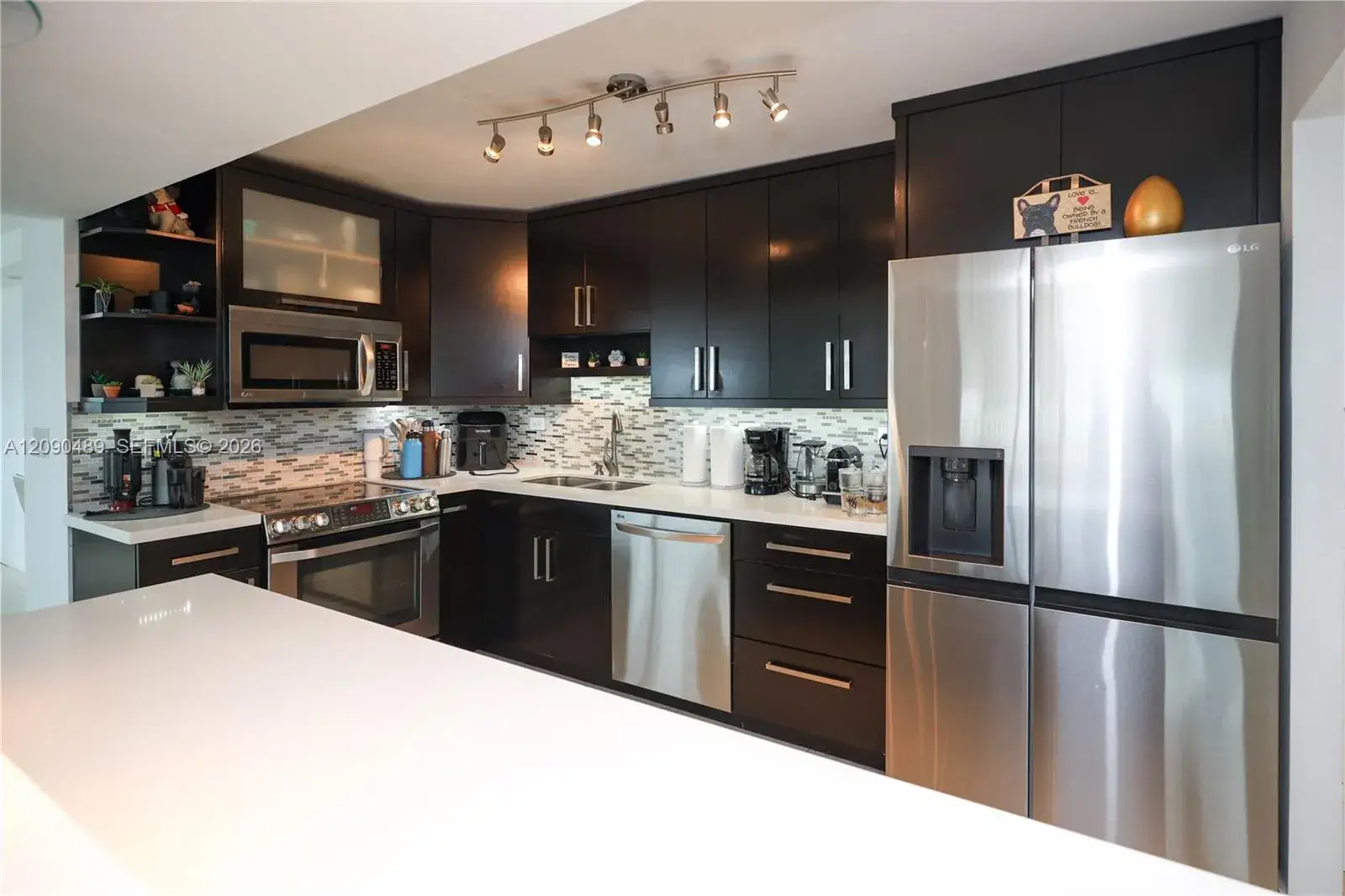 2 bedroom 2 bath Residential Lease for rent at 7135 Collins Ave # 735, Miami Beach FL 33141