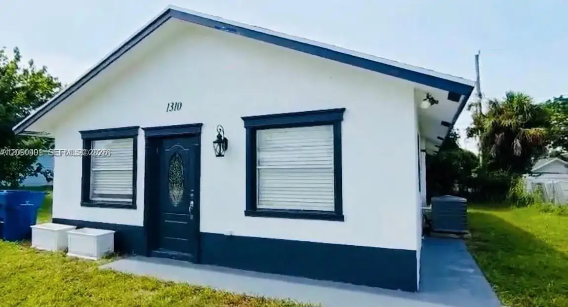 2 bedroom 1 bath Residential Lease for rent at 1310 W 24th St, Riviera Beach FL 33404