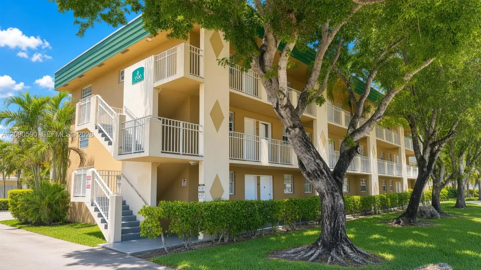 2 bedroom 1 bath Residential Lease for rent at 5500 SW 77th Ct # 201, Miami FL 33155