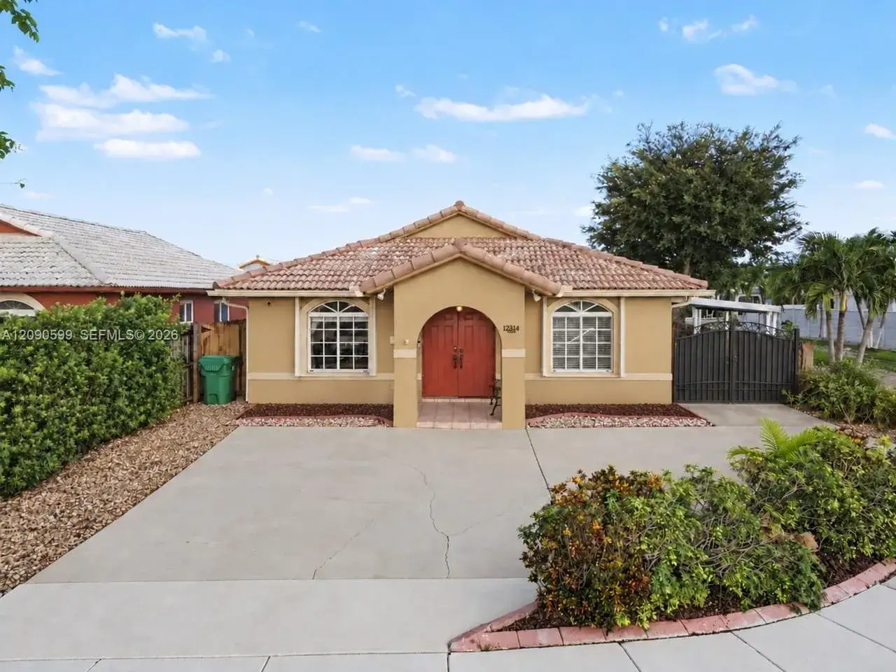 3 bedroom 2 bath Residential for sale at 12711 NW 99th Pl, Hialeah Gardens FL 33018