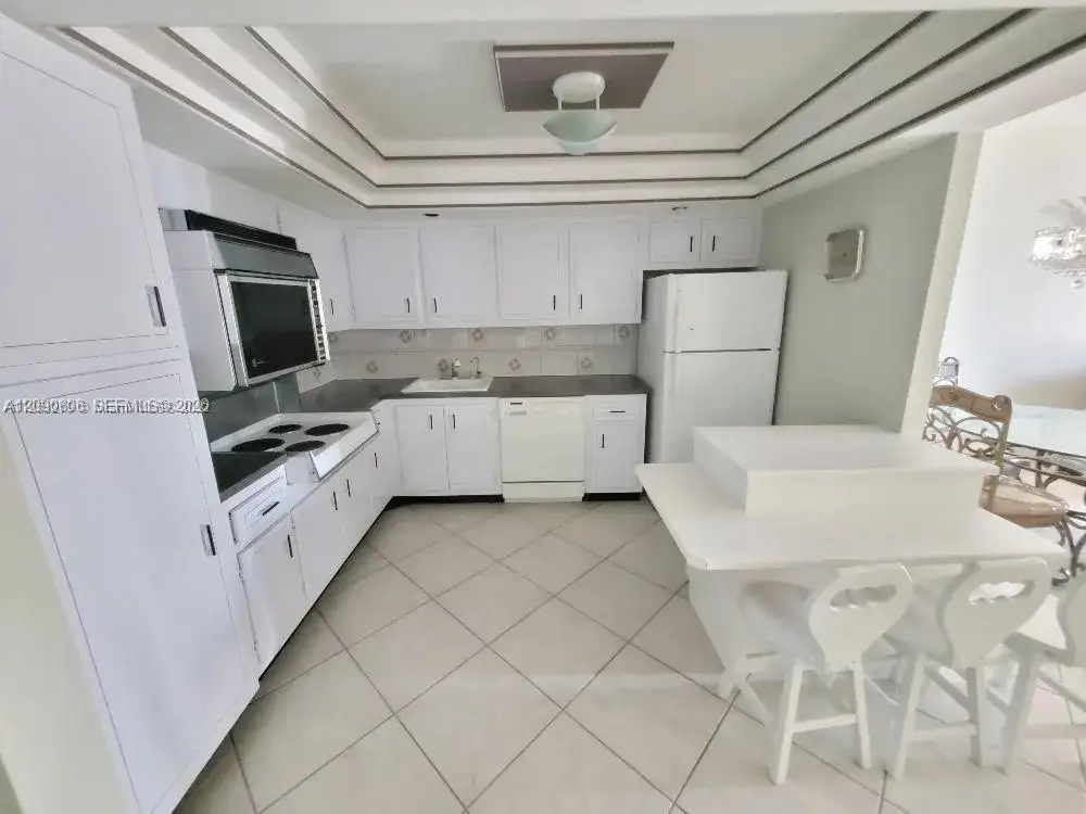 1 bedroom 1 bath Residential for sale at 18041 Biscayne Blvd # 203, Aventura FL 33160
