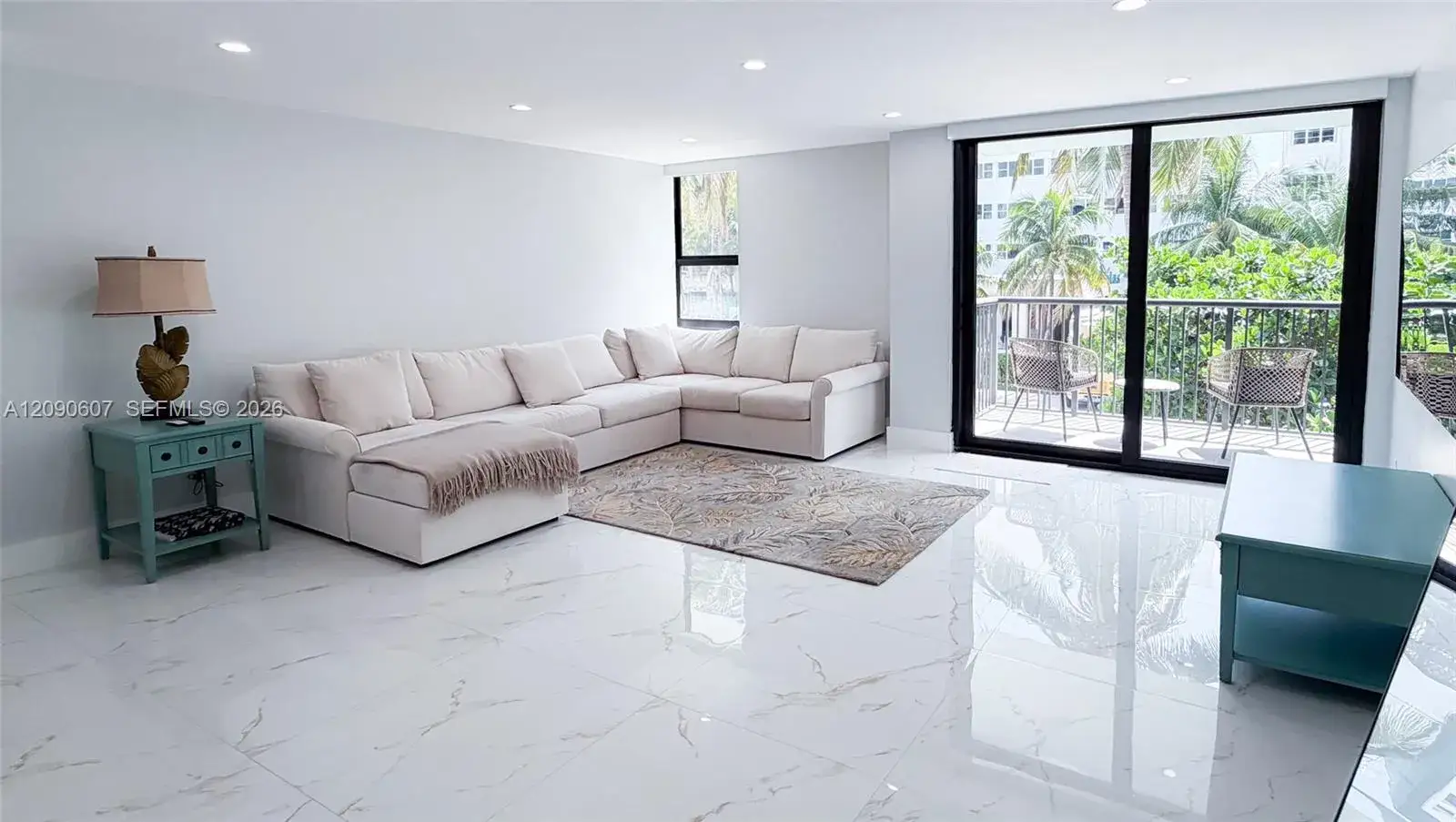 2 bedroom 2 bath Residential for sale at 1800 Collins Ave # 3B, Miami Beach FL 33139
