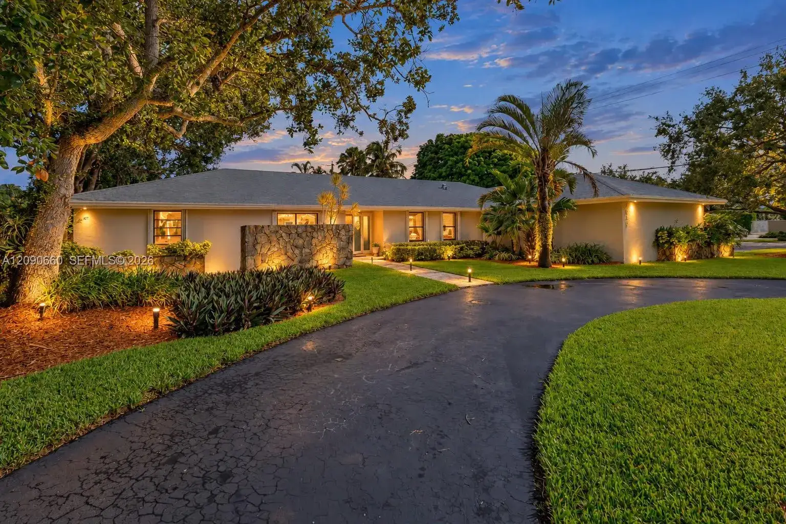 7915 SW 155th St, Palmetto Bay FL 33157