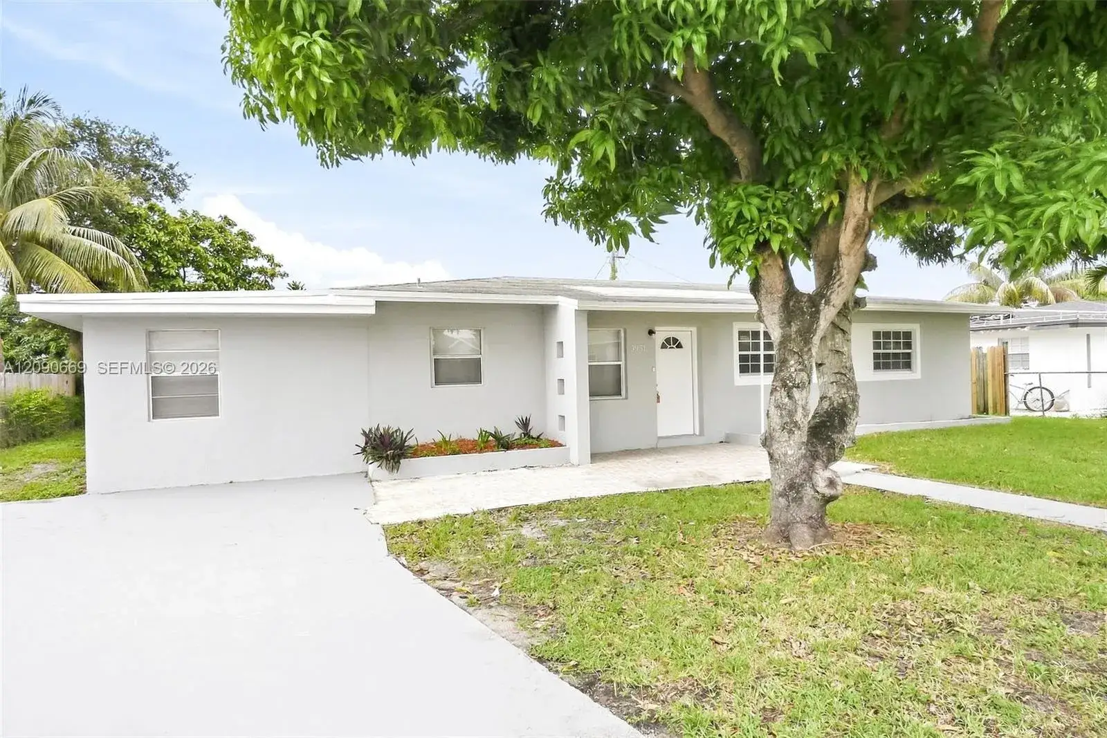 5 bedroom 3 bath Residential Lease for rent at 3951 NW 173rd Ter, Miami Gardens FL 33055